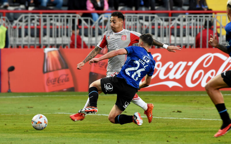 Estudiantes recibe a Huachipato en un partido a todo o nada: los cambios que planea Domínguez