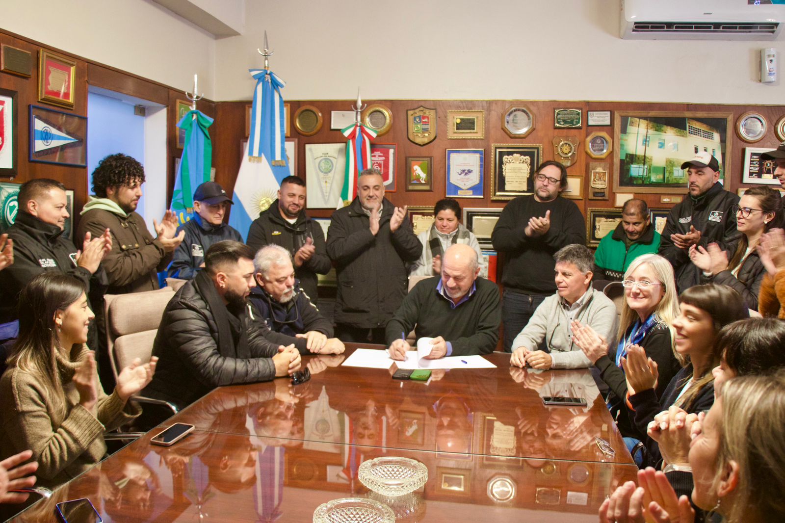 Ensenada: Secco otorgó un nuevo aumento para los trabajadores municipales