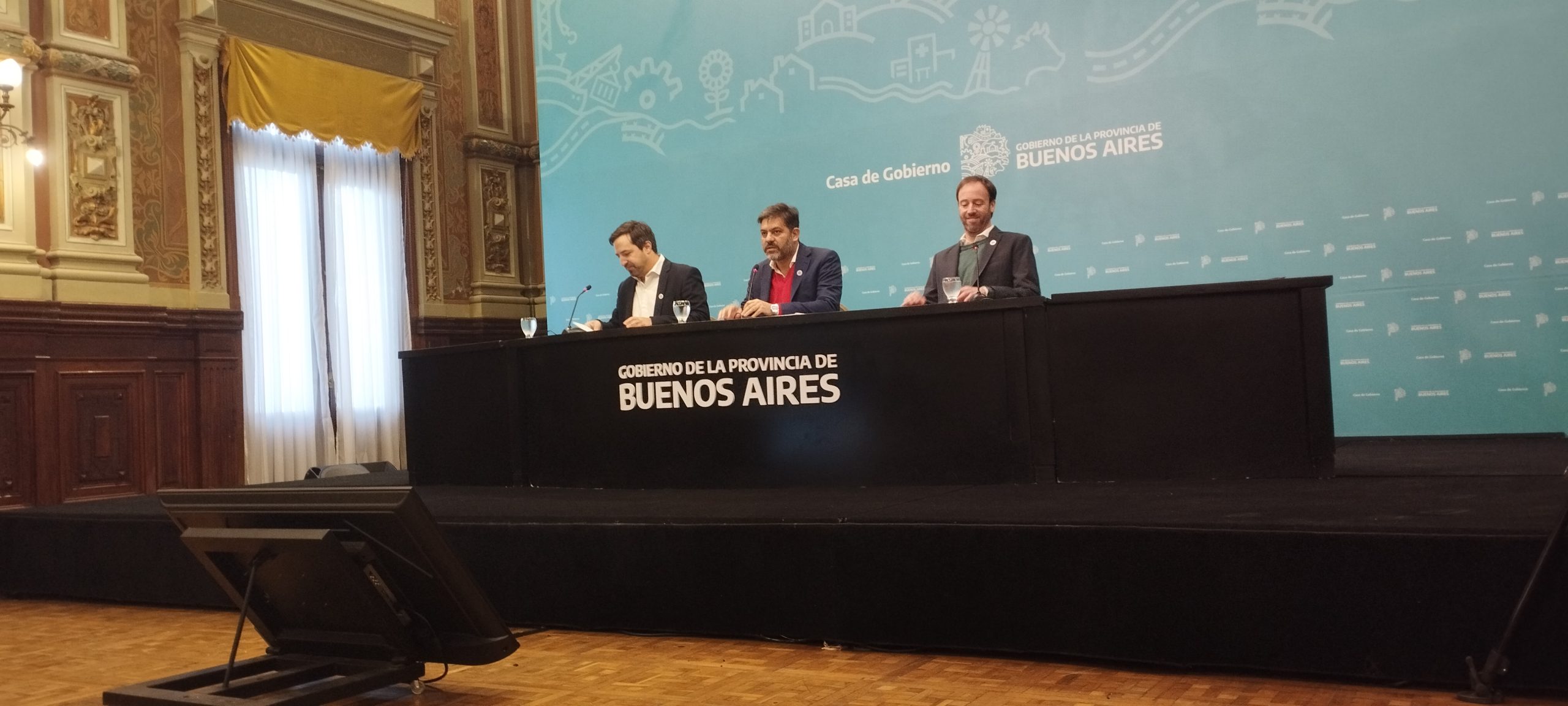 Carlos Bianco anunció el "relanzamiento" del Programa Puentes y la finalización de los 18 centros universitarios