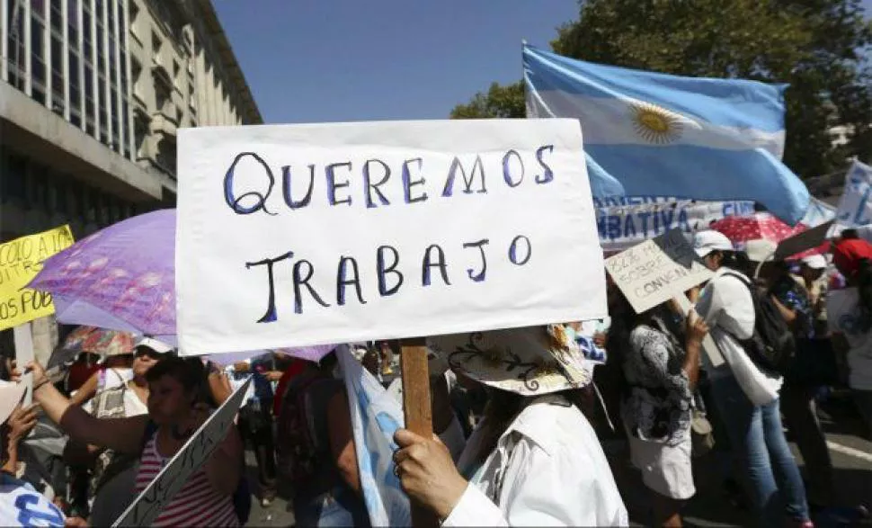 El empleo retrocedió a los mínimos valores en más de dos décadas