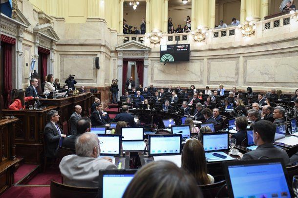 El Senado comienza el tratamiento en comisiones de la Ley Ómnibus y el paquete fiscal