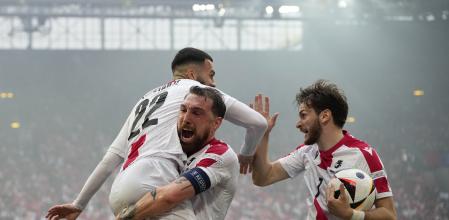 Georgia y República Checa chocan en la Eurocopa
