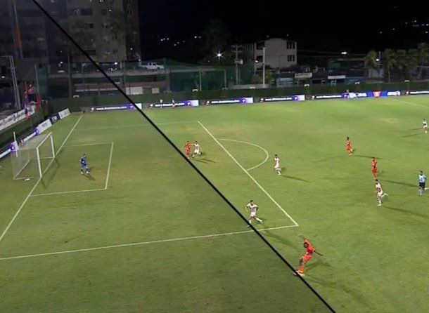 Geometría a marzo: el insólito trazado de líneas del VAR en un offside en Venezuela