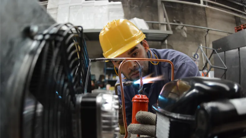La industria pyme cayó 20,4% anual en junio