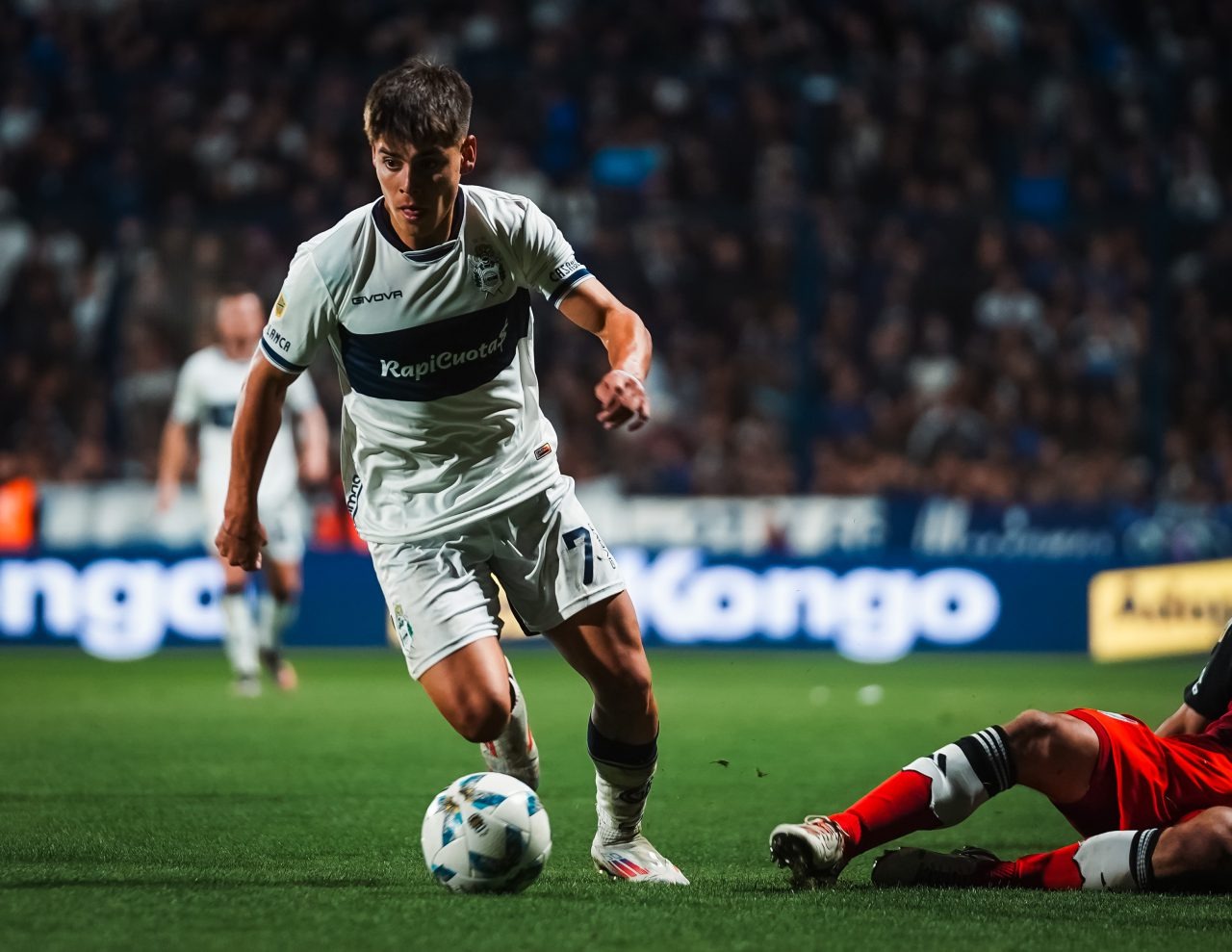 El Lobo y Barracas Central se enfrentan en los octavos de final de la Copa Argentina: formaciones y horario