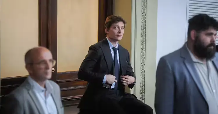 Santiago Caputo rompió el silencio y elogió a Mauricio Macri