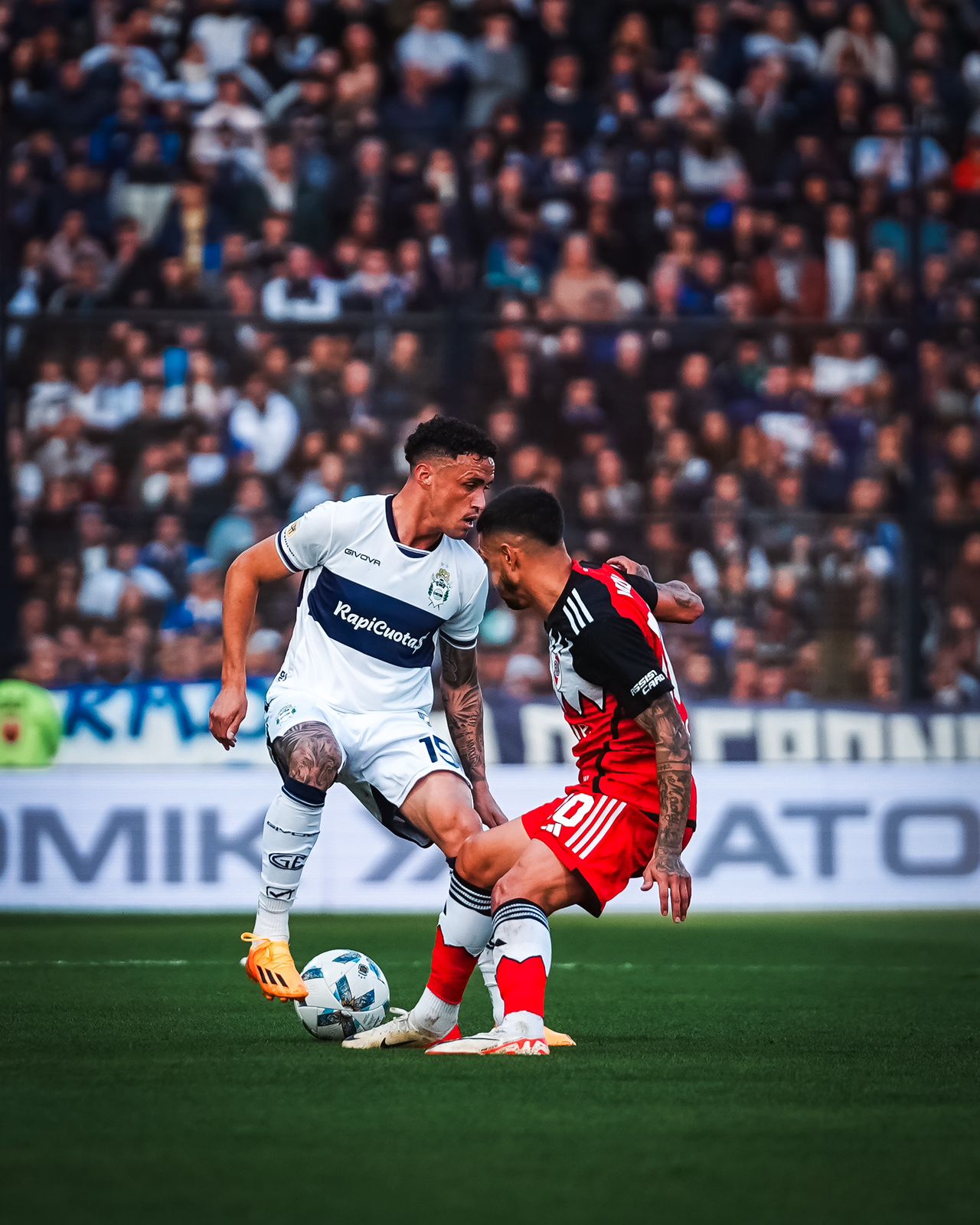 Gimnasia se plantó ante River y sacó un buen empate en el Bosque