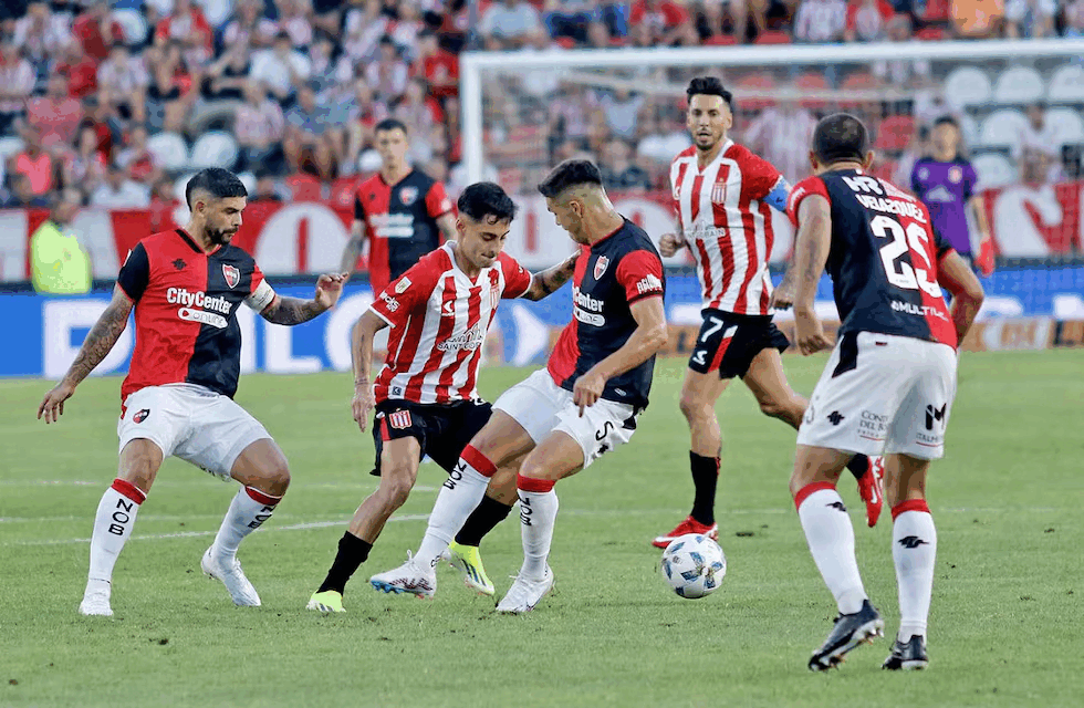 Tras la goleada en el clásico, Estudiantes visita a Newell´s: los cambios que prepara Domínguez
