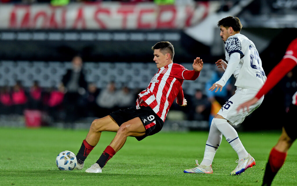 Estudiantes no hizo pie y cayó ante Independiente