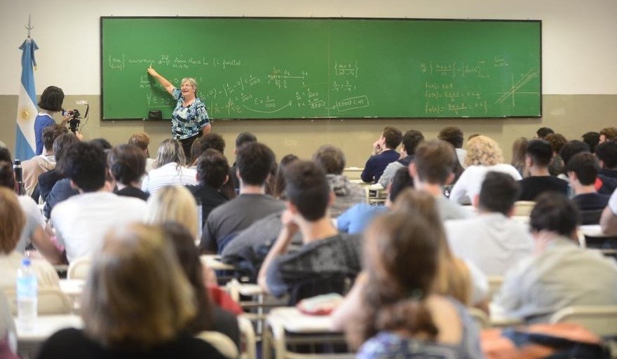 La UNLP en pie de guerra: los docentes definirán nuevas medidas de lucha ante el estancamiento en las paritarias