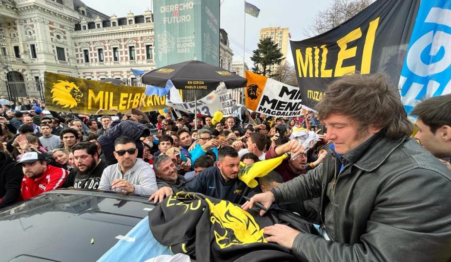 Cómo será el acto de Milei en La Plata y por que generó una interna en La Libertad Avanza