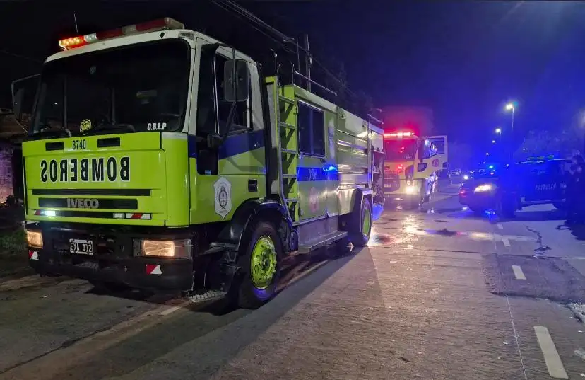 Se incendió una rotisería en el centro de La Plata y debieron intervenir los bomberos