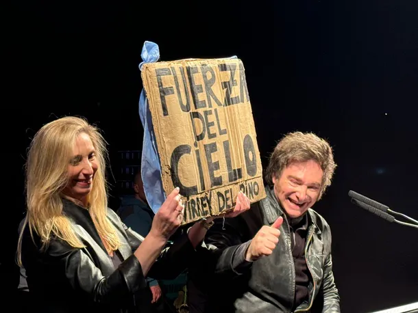 Descolocado: fuertes insultos de Javier Milei a los periodistas en Plaza Lezama