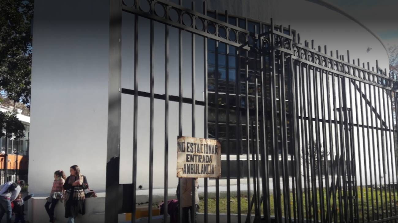 Tragedia en la Facultad de Odontología: un hombre falleció mientras esperaba su turno