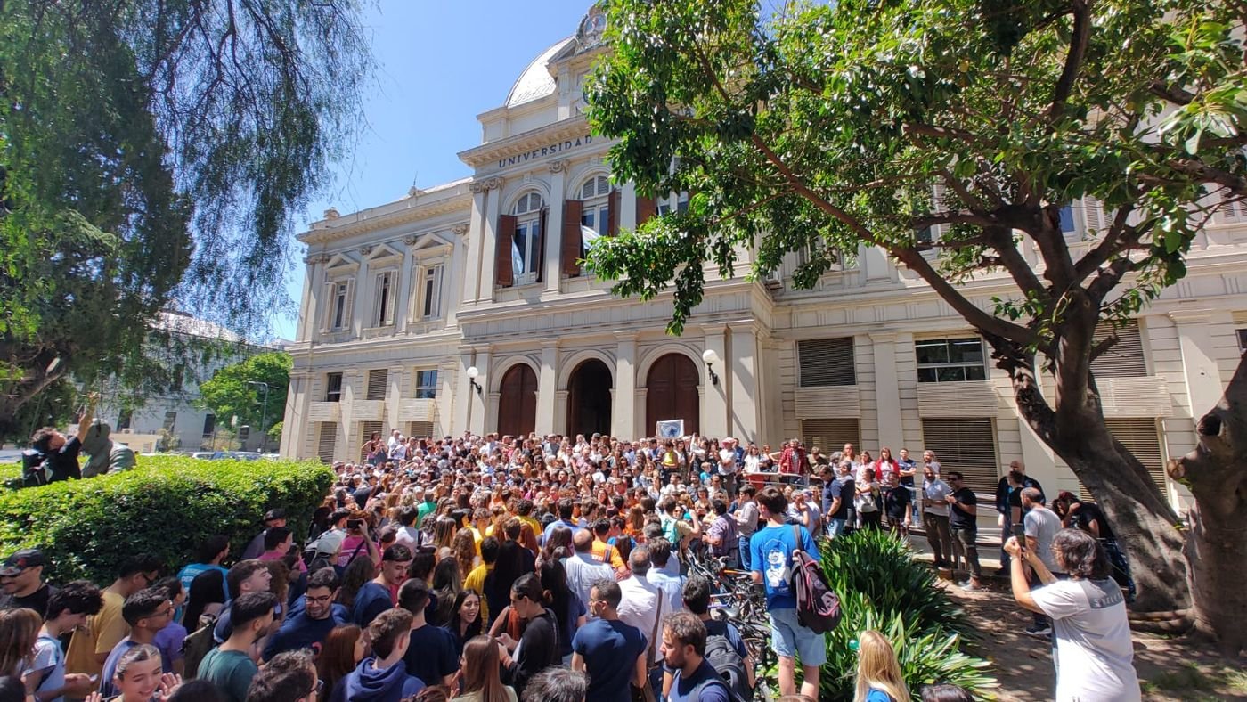 Paro de dos días en la UNLP: La Plata se suma a la protesta nacional contra las políticas del Gobierno