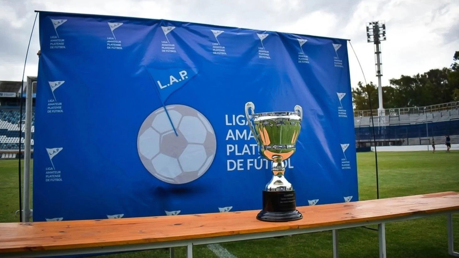 La Liga Amateur Platense reanuda su torneo luego de varios incidentes violentos