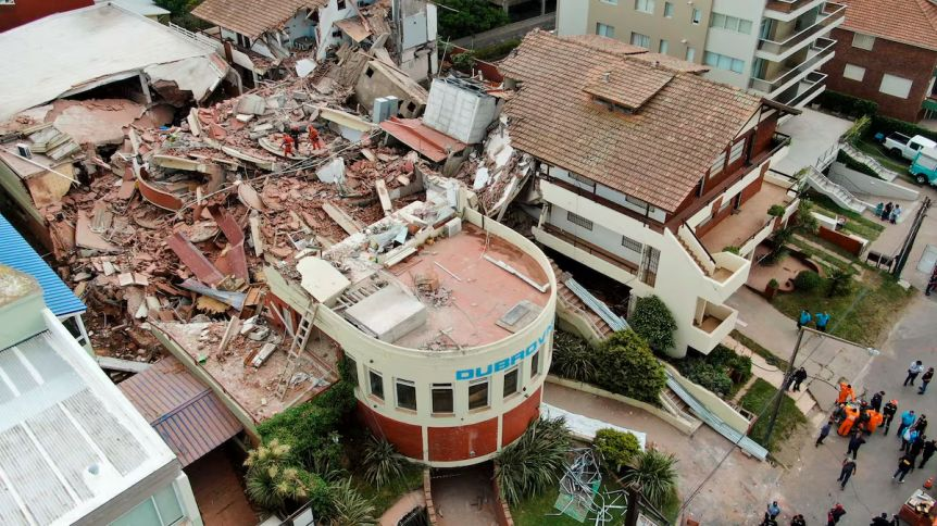 Tragedia en Villa Gesell: Kicillof visita el sitio del derrumbe y avanza la investigación