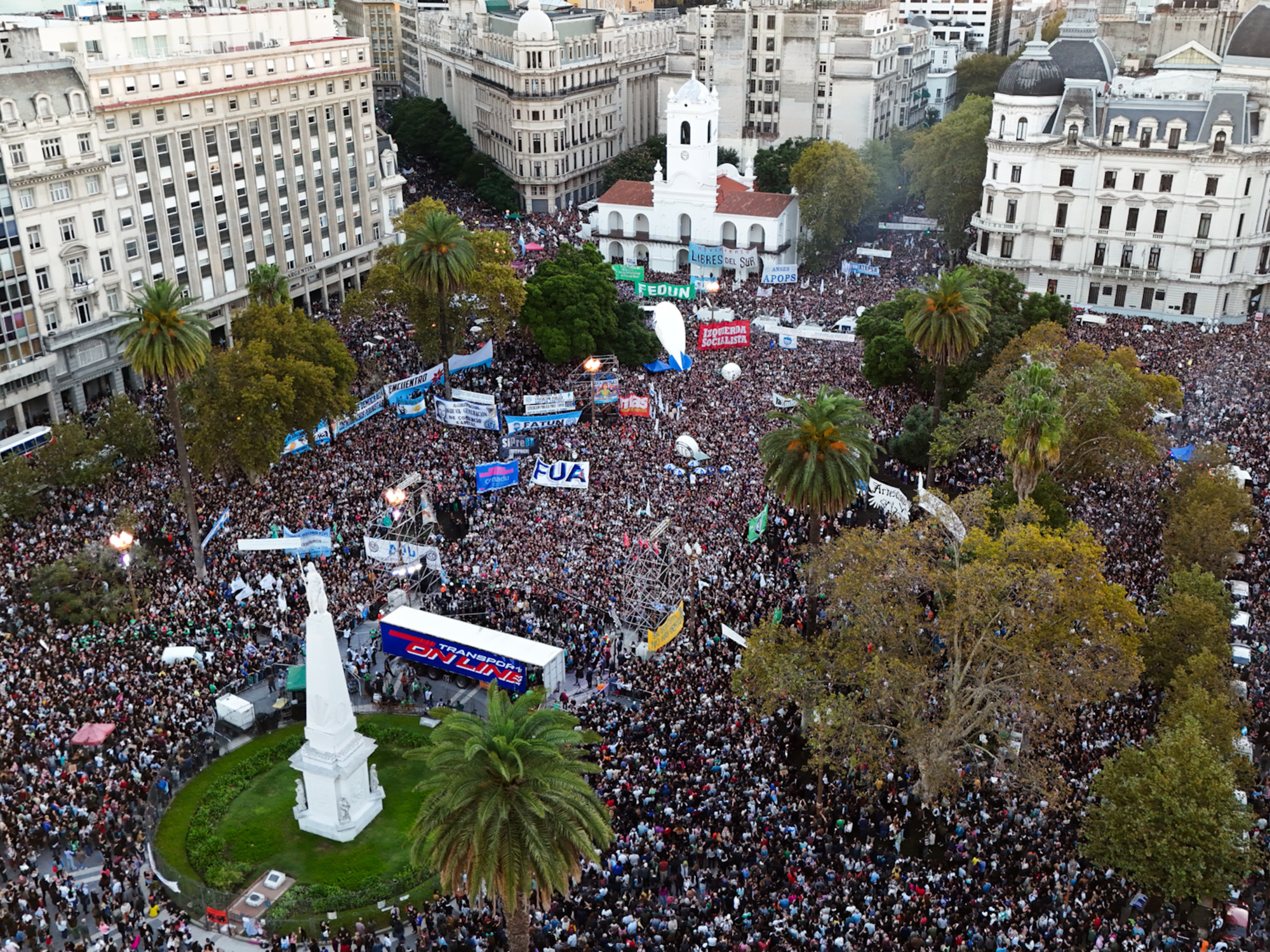 El país sale a la calle en defensa de la educación pública