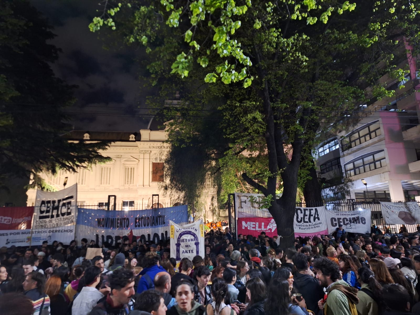 La UNLP se moviliza: ruidazo en La Plata contra el veto de Milei
