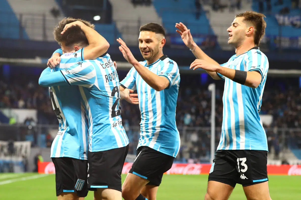Sudamericana: Racing busca pegar primero ante Corinthians en Brasil