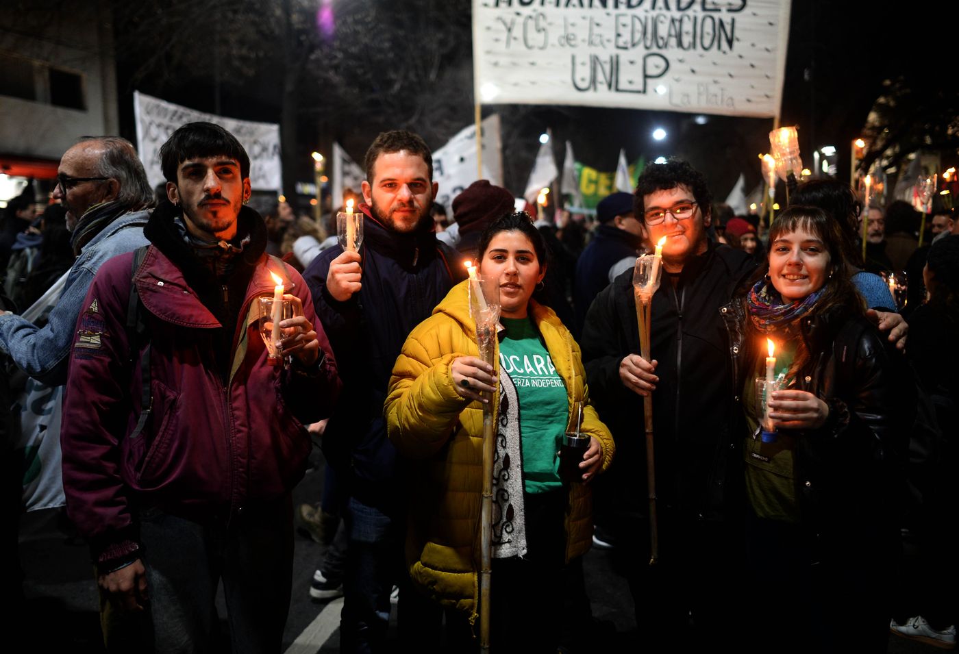 La UNLP continúa en pie de lucha: hoy se hace una marcha de antorchas contra el recorte presupuestario