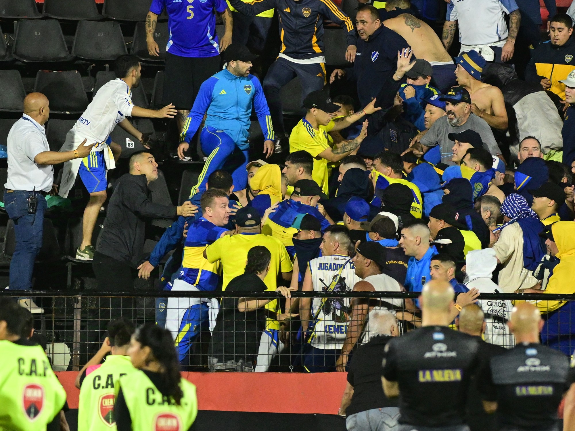 ¿Qué sanciones enfrentan los hinchas de Boca por los incidentes en Rosario?