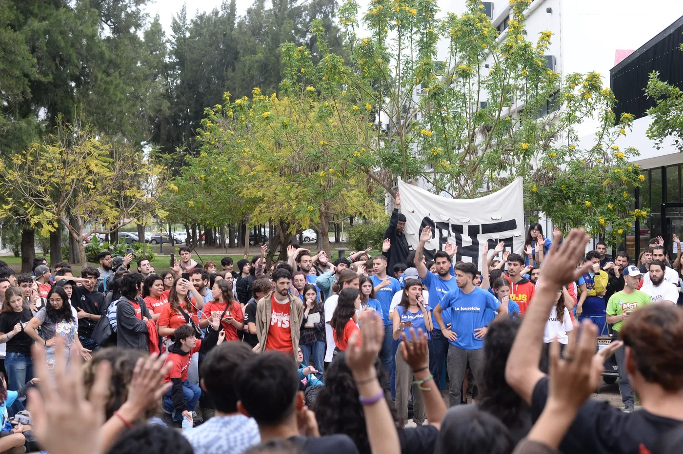 Los estudiantes de la UNLP definen como continúa el plan de lucha