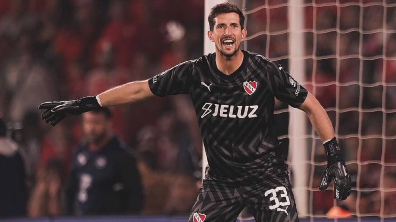 Independiente busca el triunfo en un clima tenso ante Unión de Santa Fe