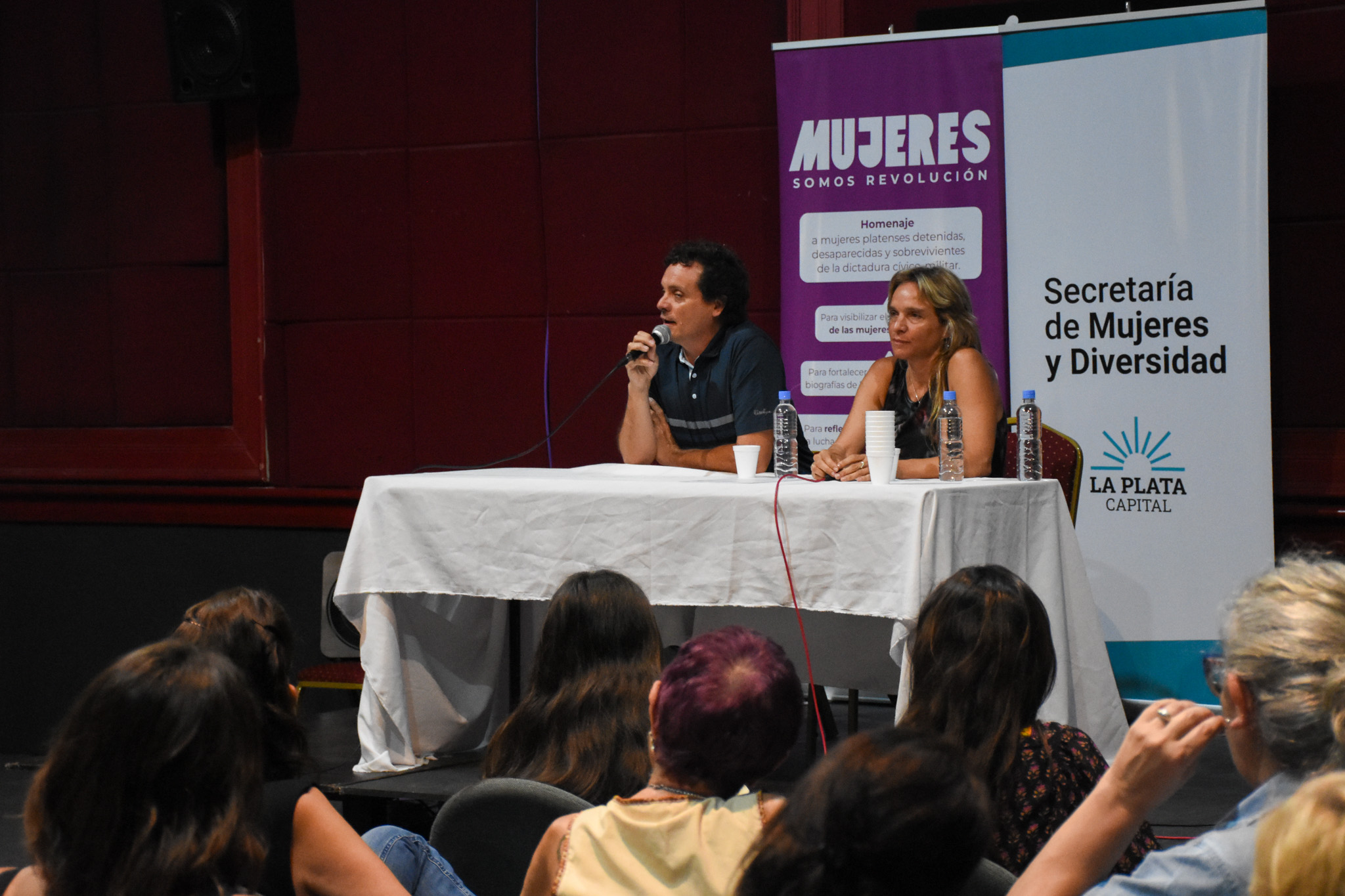 La Plata homenajeó a Juana María Armelín, víctima de la dictadura, en un emotivo acto en el Pasaje Dardo Rocha