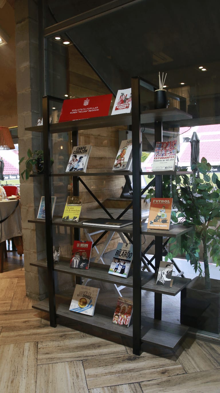 Estudiantes inauguró una biblioteca popular en UNO: todos los detalles