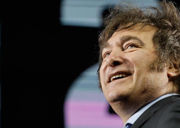 Milei defendió la "motosierra" con una advertencia: "Mandriles abstenerse"