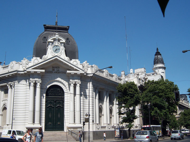 Los bancos cambiarán su horario de atención hasta marzo