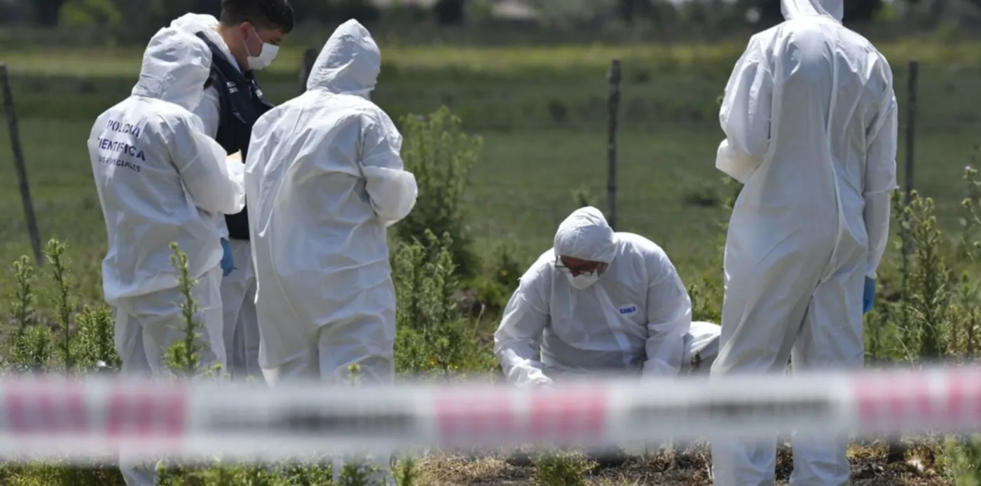 Hallazgo macabro en La Plata: un cuerpo descuartizado envuelto en una frazada