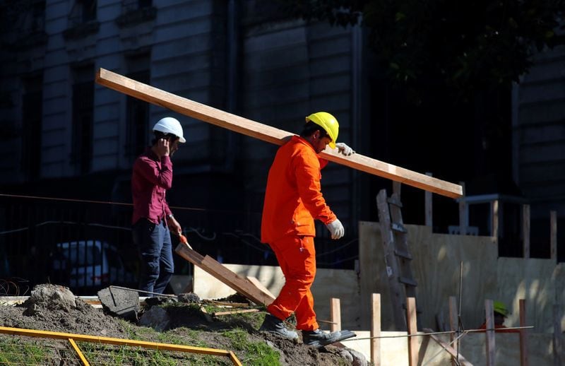 ¿Recuperación o desaceleración? La industria y la construcción siguen en números negativos