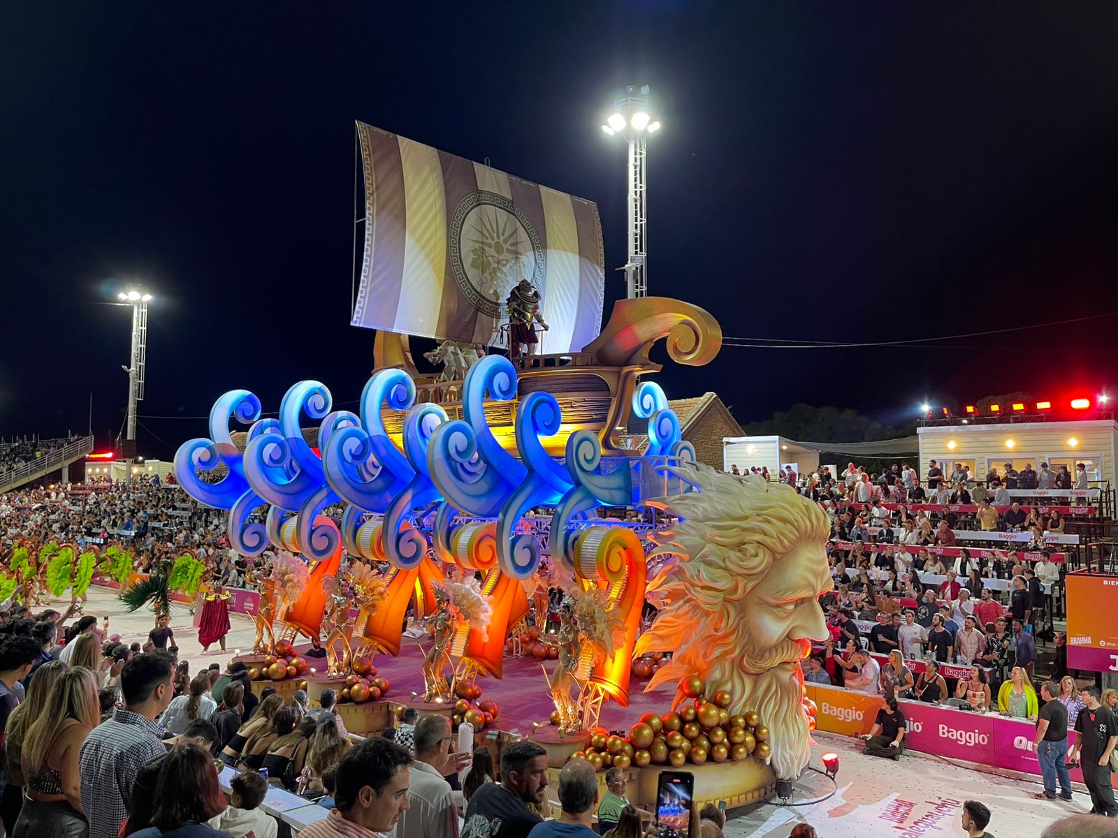 El Carnaval del País 2025 arrancó a puro ritmo en Gualeguaychú