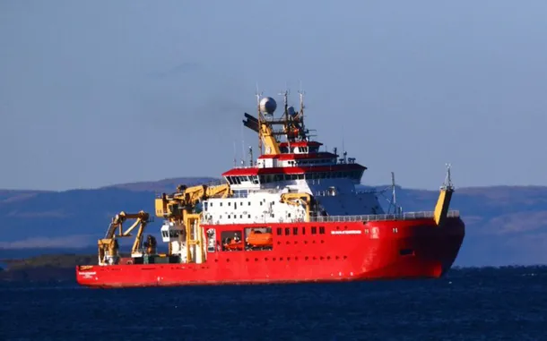 Provocación: un buque inglés navegó por las costas de Tierra del Fuego con bandera de las "Falklands"