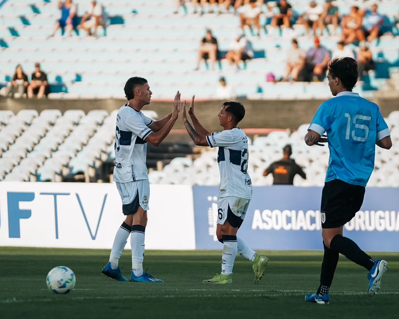 El Lobo venció al Campeón del Mundo Sub 20 en Montevideo