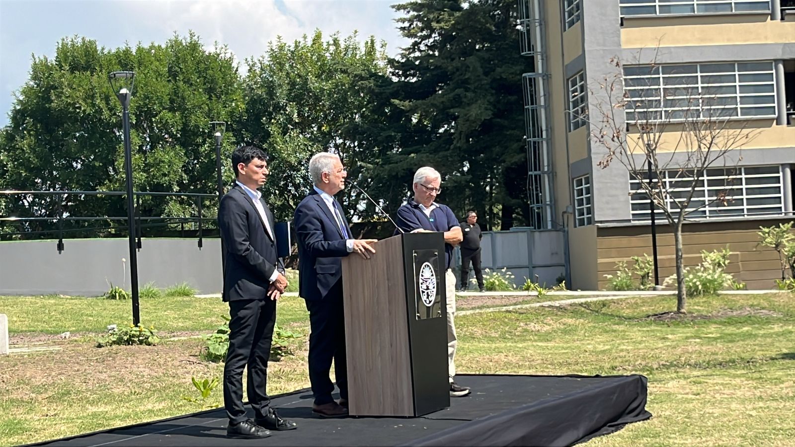 Cementerio de La Plata: Alak encabezó la inauguración del osario tras el escándalo de los restos abandonados