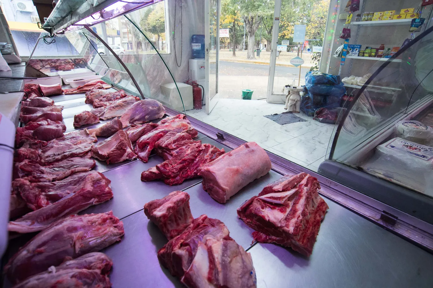 La canasta alimentaria en La Plata subió 1,8% en febrero, con fuerte impacto en la carne