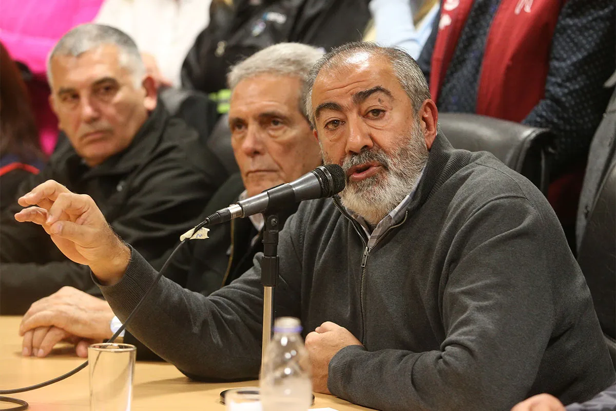 La CGT convoca a un paro general tras la represión en el Congreso