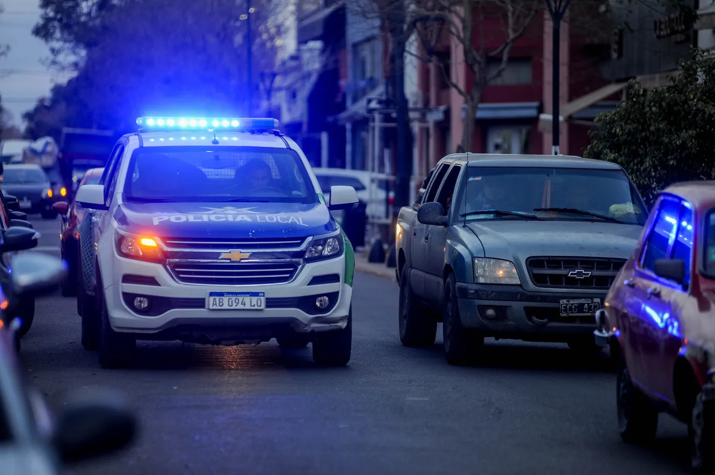 Conmoción en La Plata: hallaron a un hombre muerto en plena calle 12