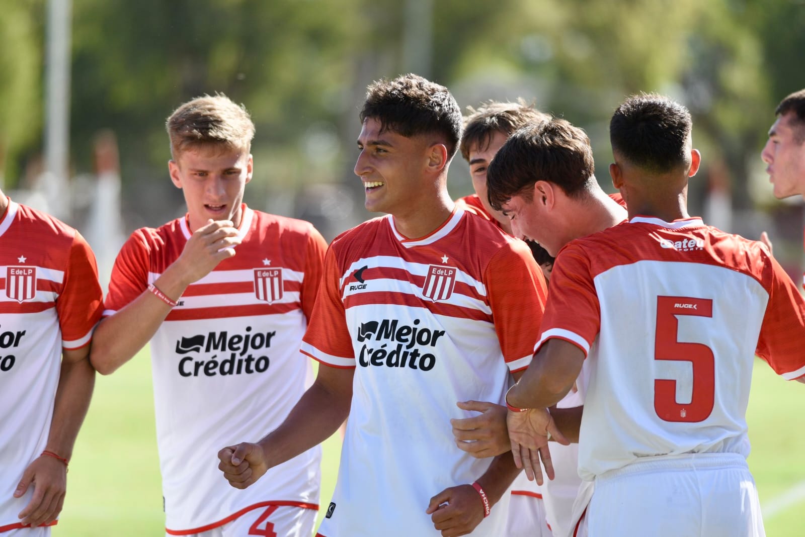 El juvenil que pide pista
