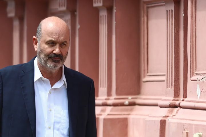 El Gobierno prepara decretos para derogar 40 leyes y eliminar organismos estatales