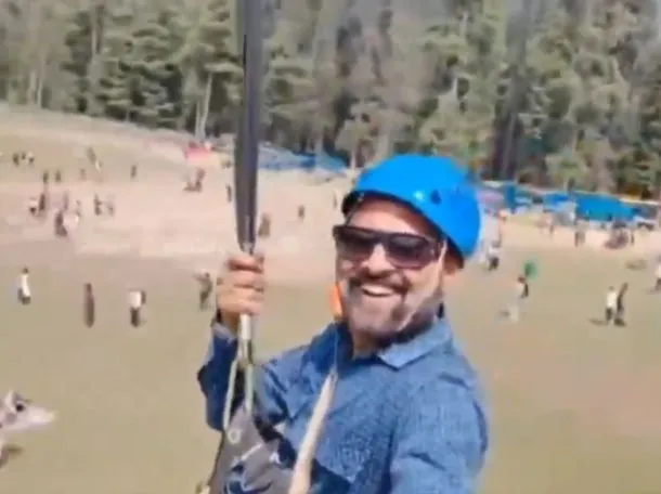 Terror en Cachemira: un turista filmó el ataque mientras se deslizaba por una tirolesa