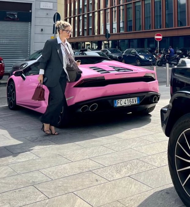 Wanda Nara en modo show: escándalo, reproches y un Lamborghini rosa en su divorcio con Icardi