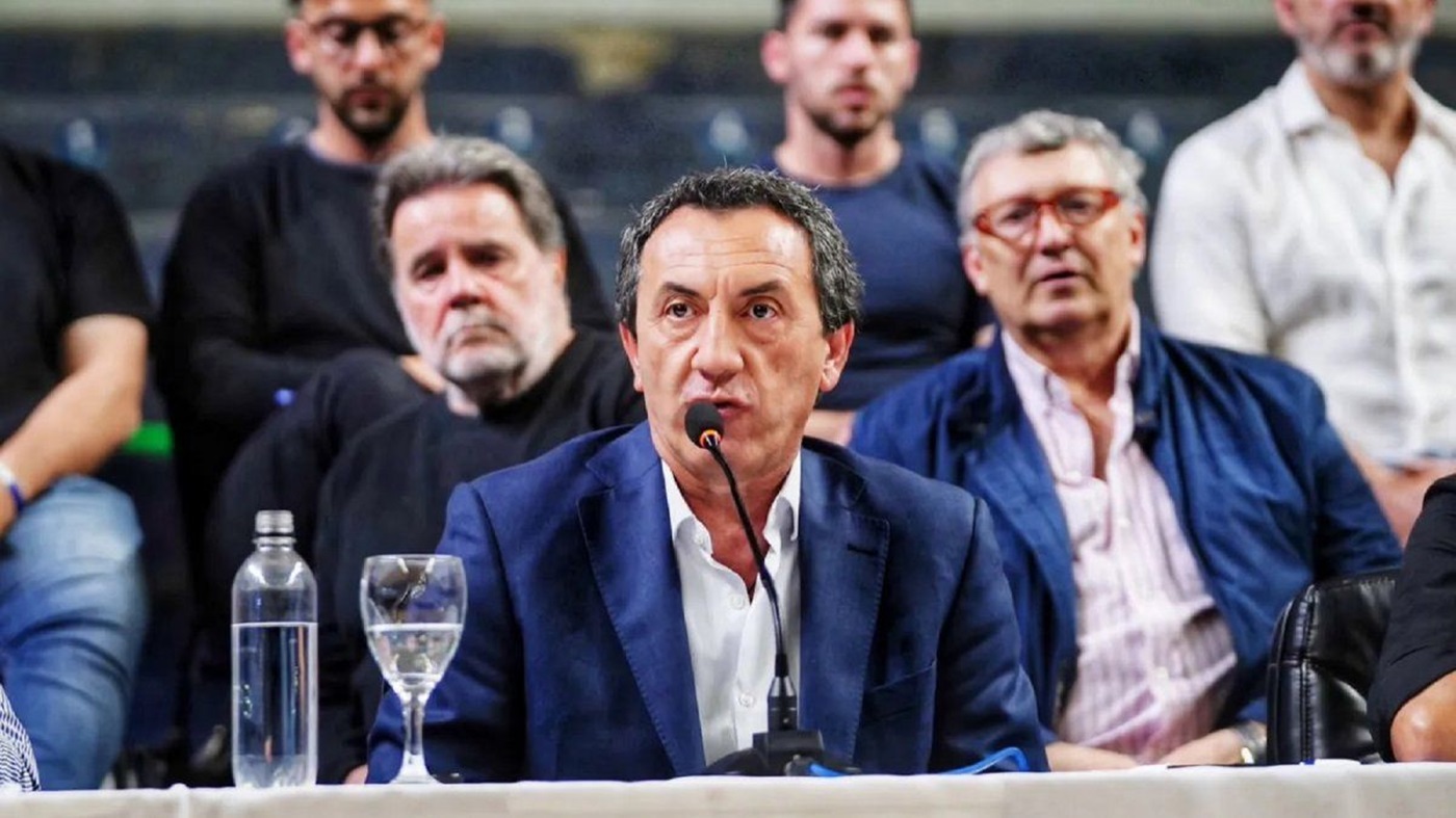 Reacomodamiento dirigencial en Gimnasia: salidas clave, movimientos internos y clima político caliente