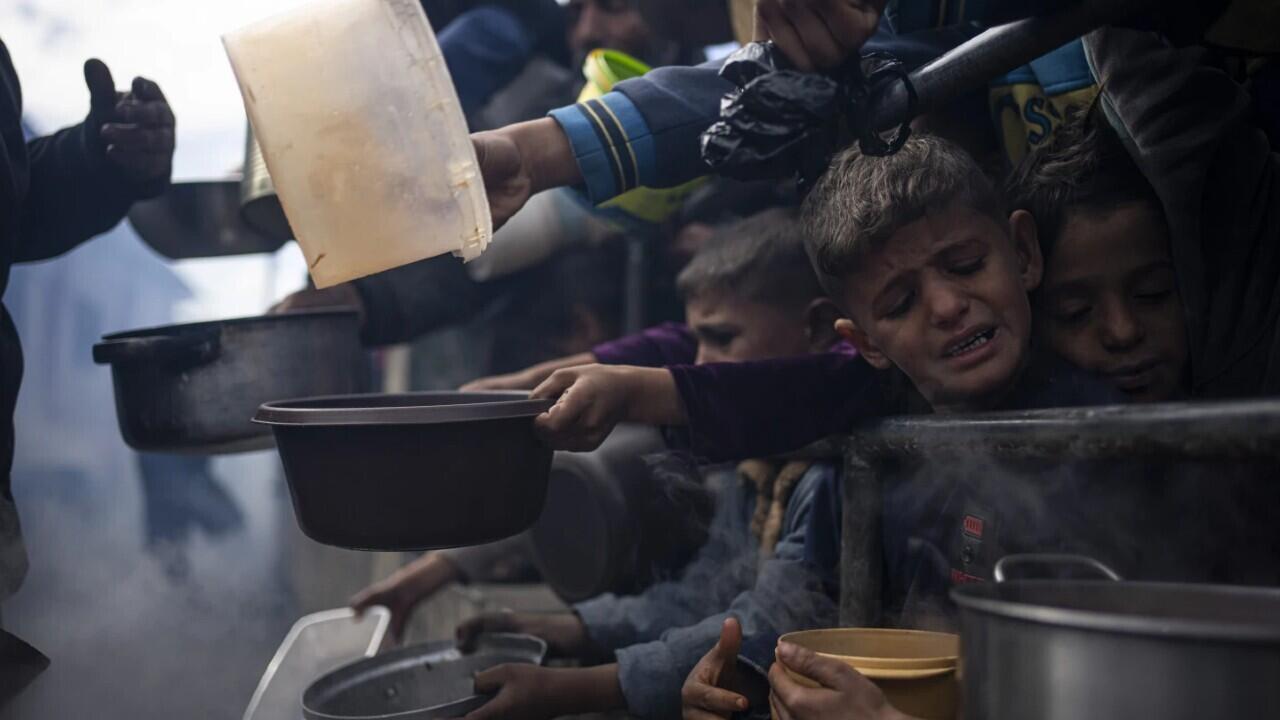 El hambre en Gaza desarmó el cuestionado plan israelí