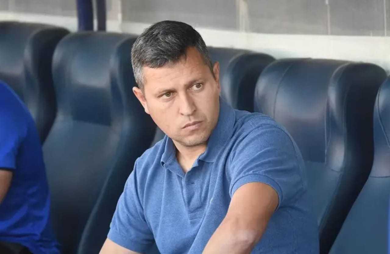 Diego Flores dejó de ser el entrenador de Gimnasia