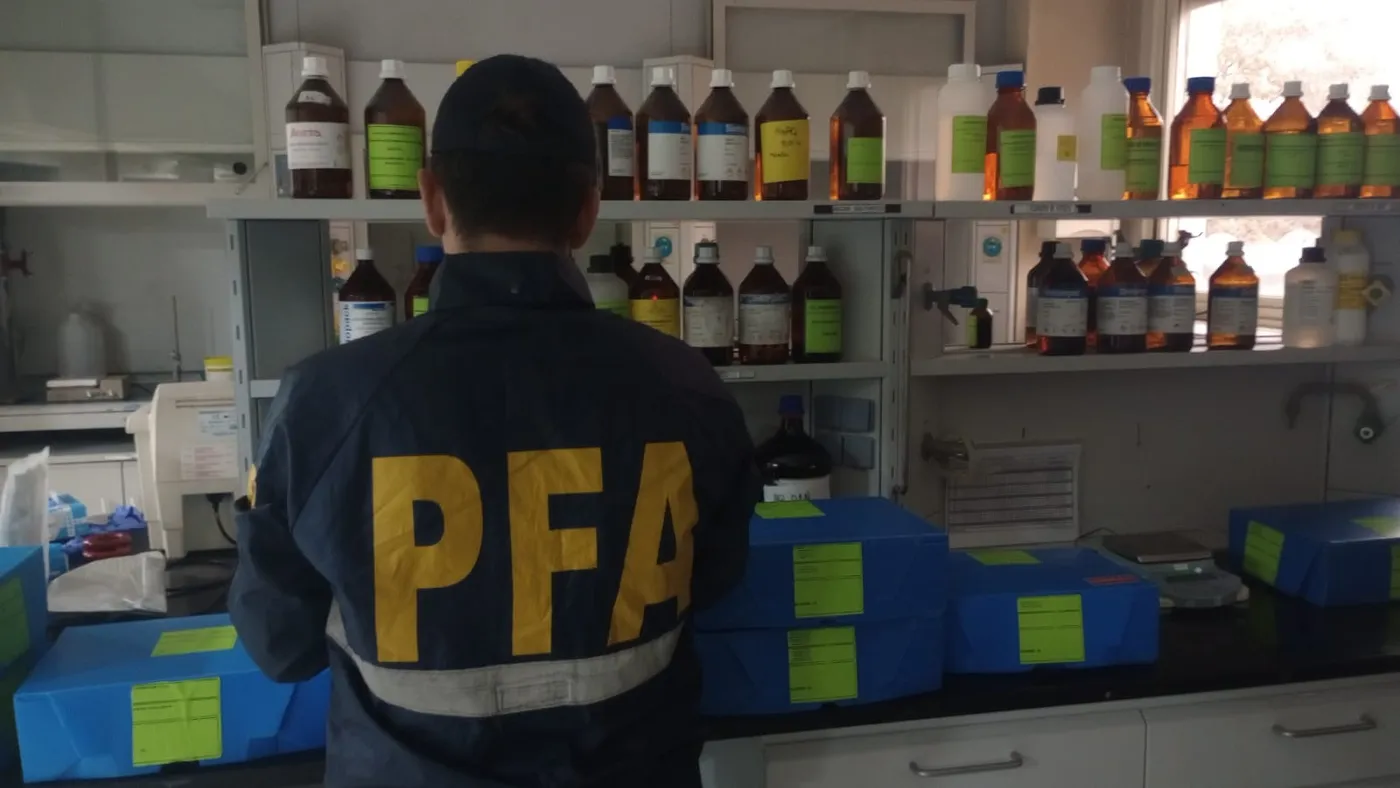 Fentanilo contaminado: secuestraron ampollas, documentos y bidones en los laboratorios allanados