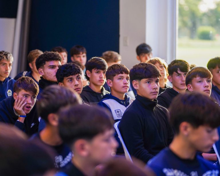 El Lobo desarrolló una jornada de capacitación para los juveniles